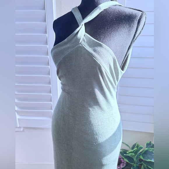 Stitch Fix: Lost + Wander Gray Sleeveless Top - Picture 4 of 11